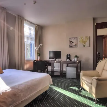 Le Monte Cristo Hotel 3*
