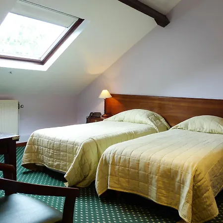 Le Monte Cristo Hotel