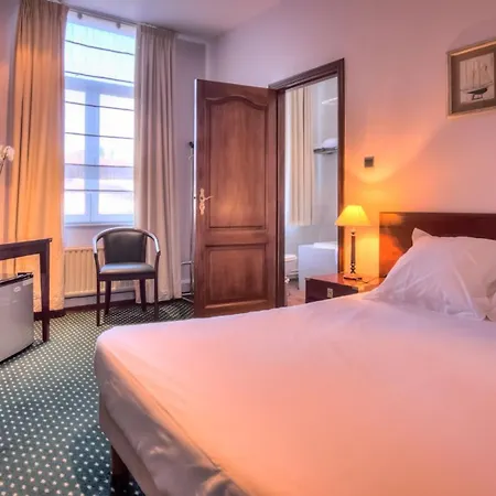 Le Monte-cristo Szálloda 3*