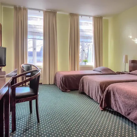 Le Monte Cristo Hotel