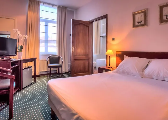 Le Monte-cristo Hotel 3*